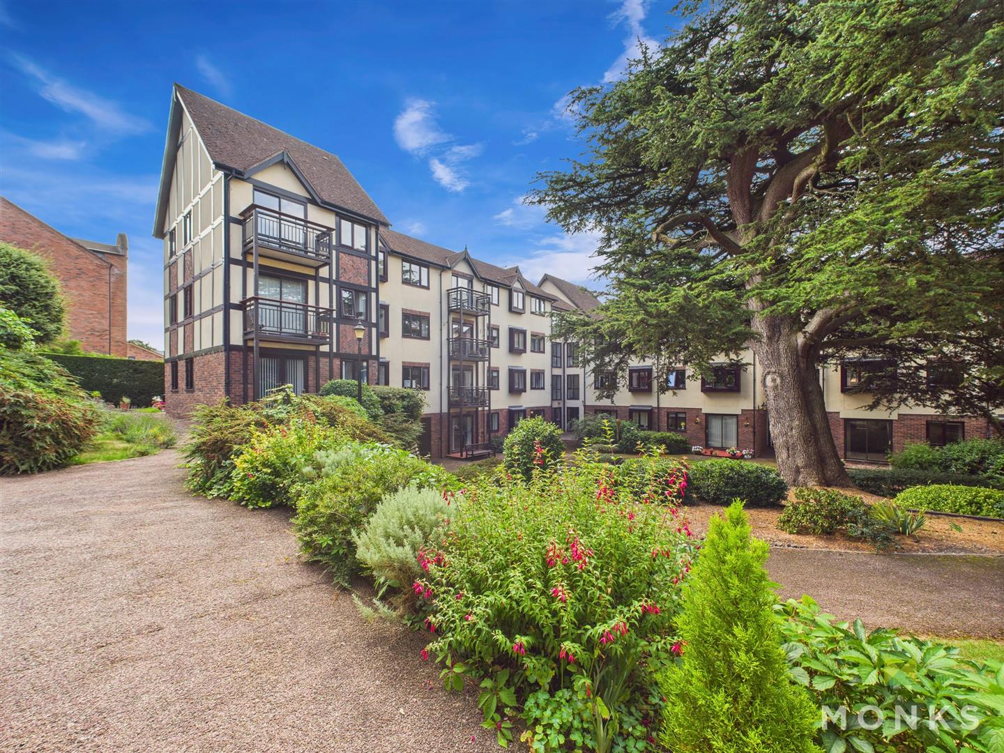 423, The Cedars Abbey Foregate, Shrewsbury, SY2 6BY For Sale